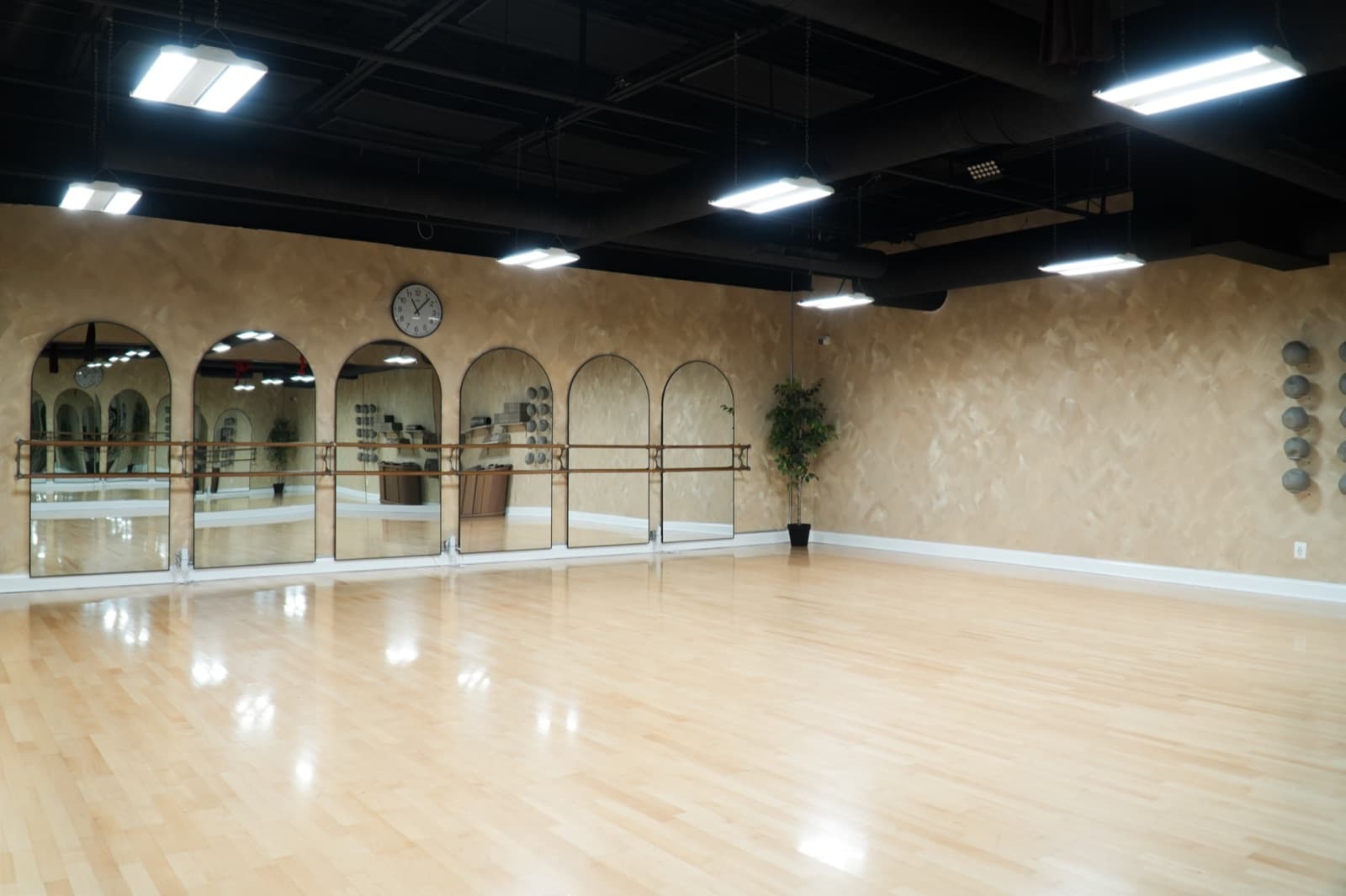 Amber Room at Brilliant DanceSport Studio