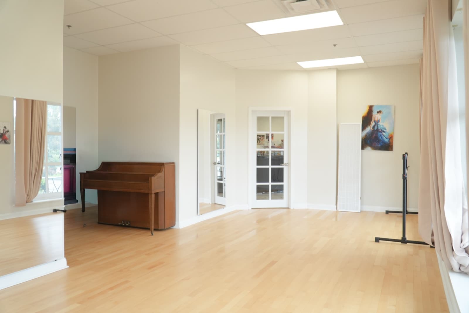 Pearl Room at Brilliant DanceSport Studio