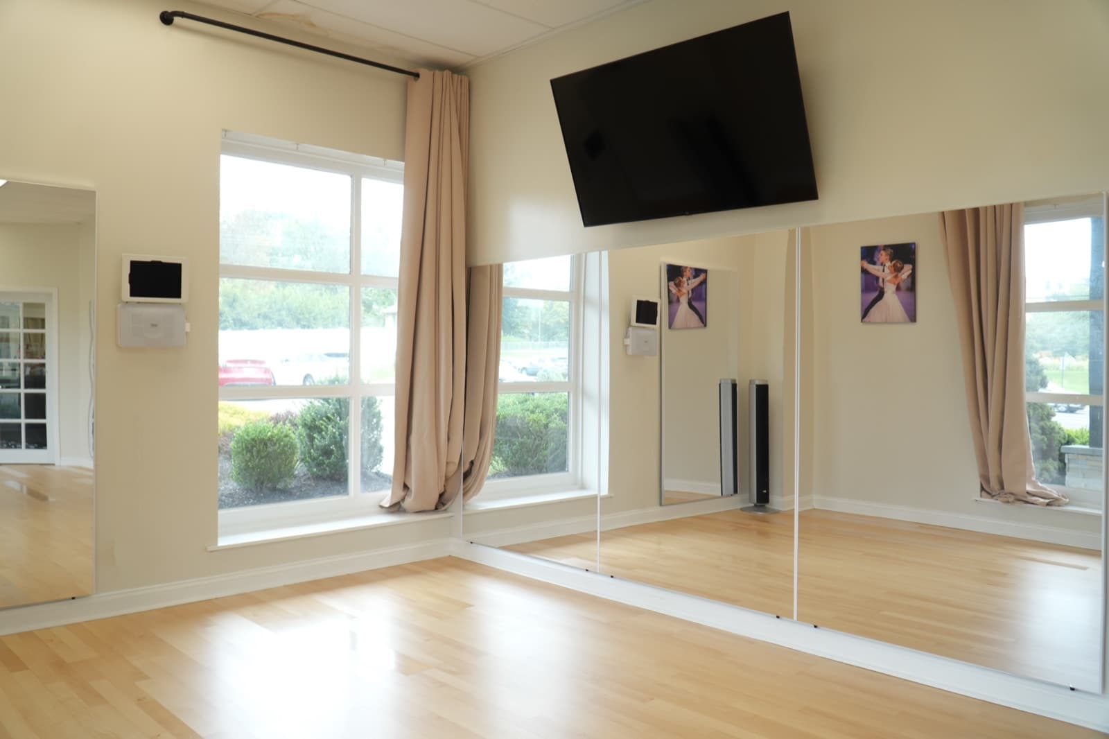 Pearl Room at Brilliant DanceSport Studio